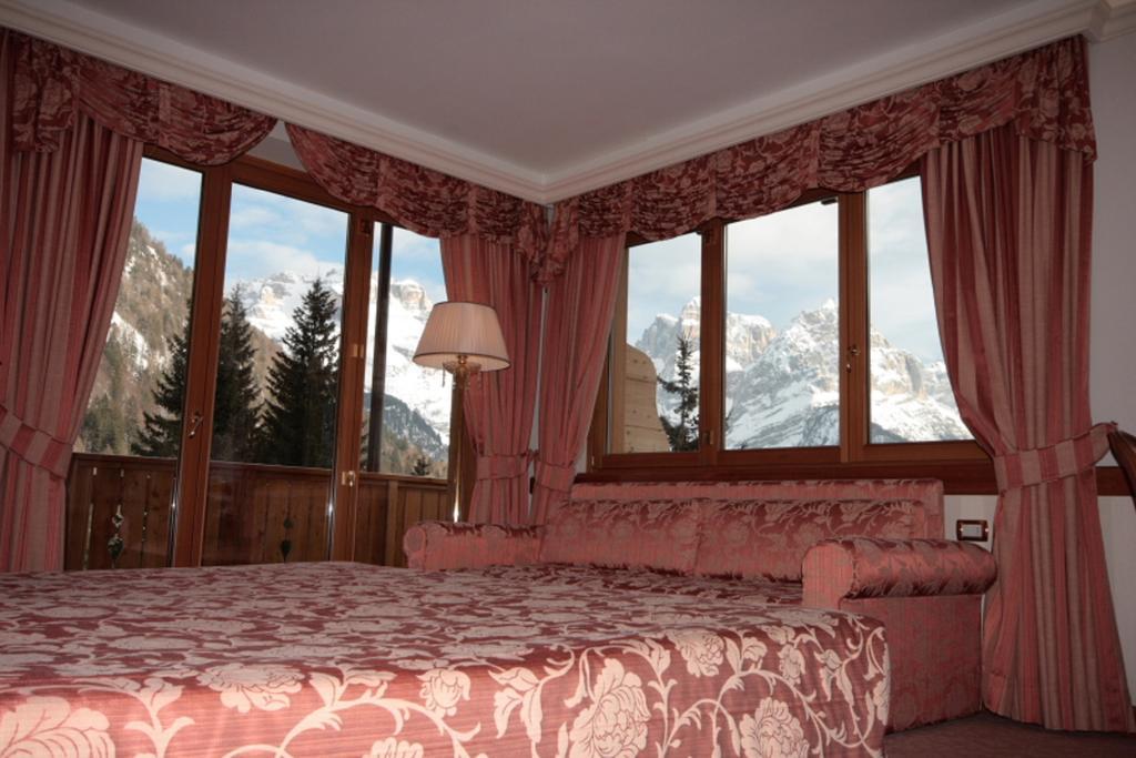 Hotel Lorenzetti 마돈나 디 캄필리오 외부 사진