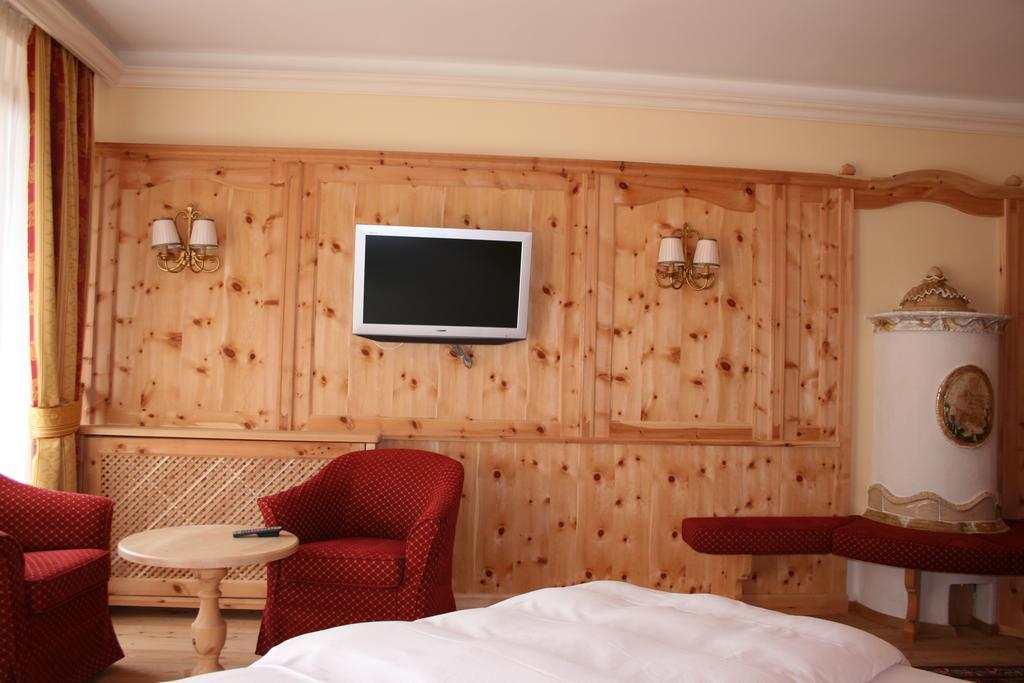Hotel Lorenzetti 마돈나 디 캄필리오 객실 사진