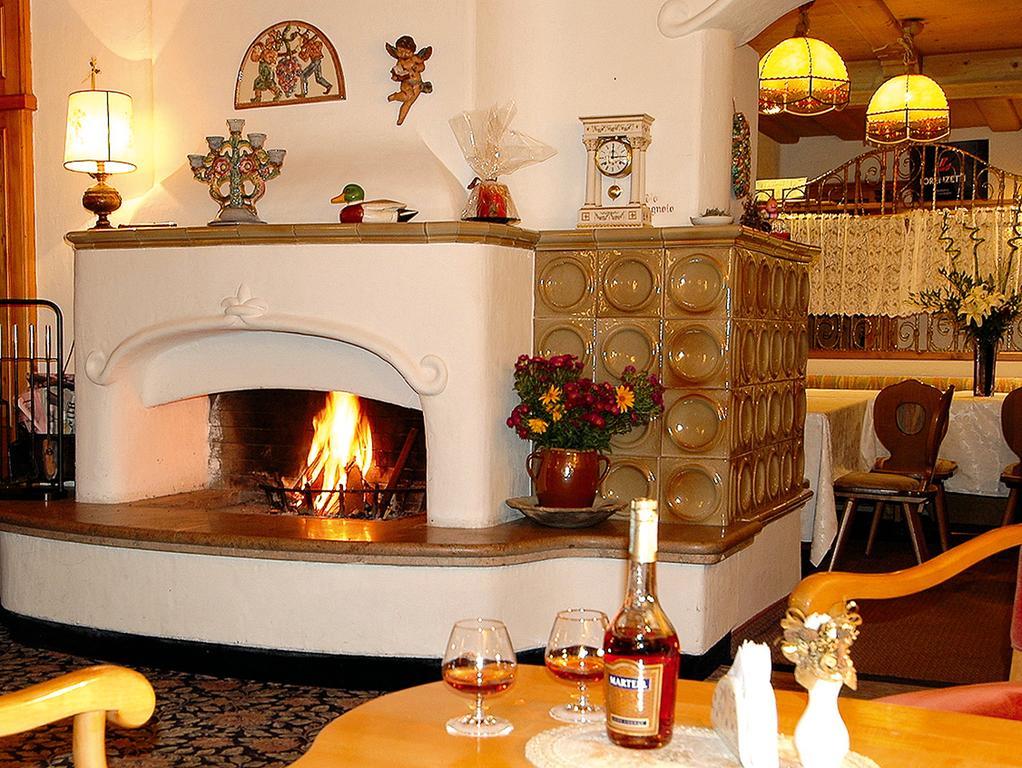 Hotel Lorenzetti 마돈나 디 캄필리오 외부 사진