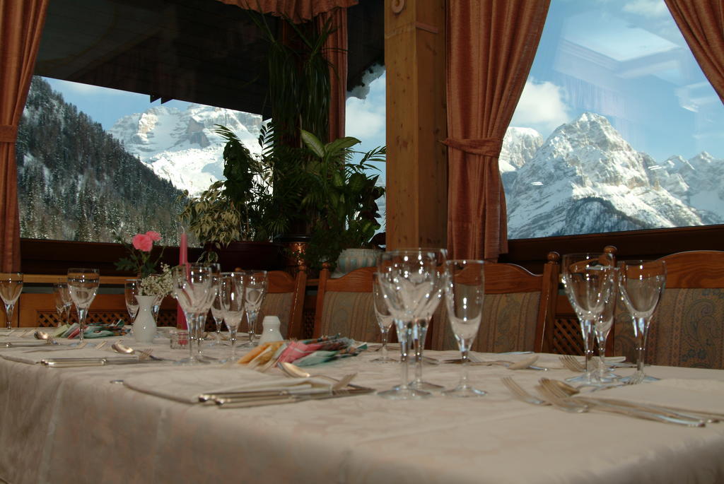 Hotel Lorenzetti 마돈나 디 캄필리오 외부 사진