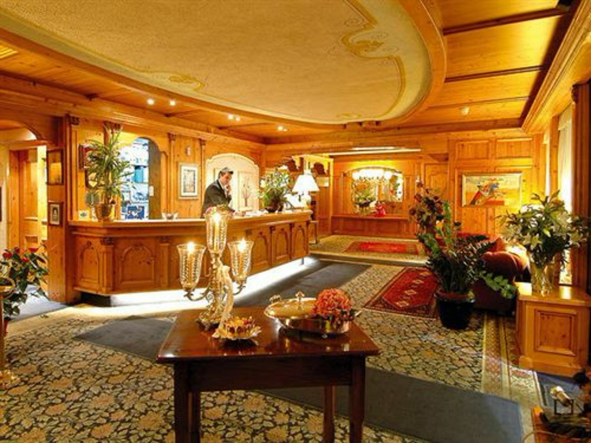 Hotel Lorenzetti 마돈나 디 캄필리오 외부 사진