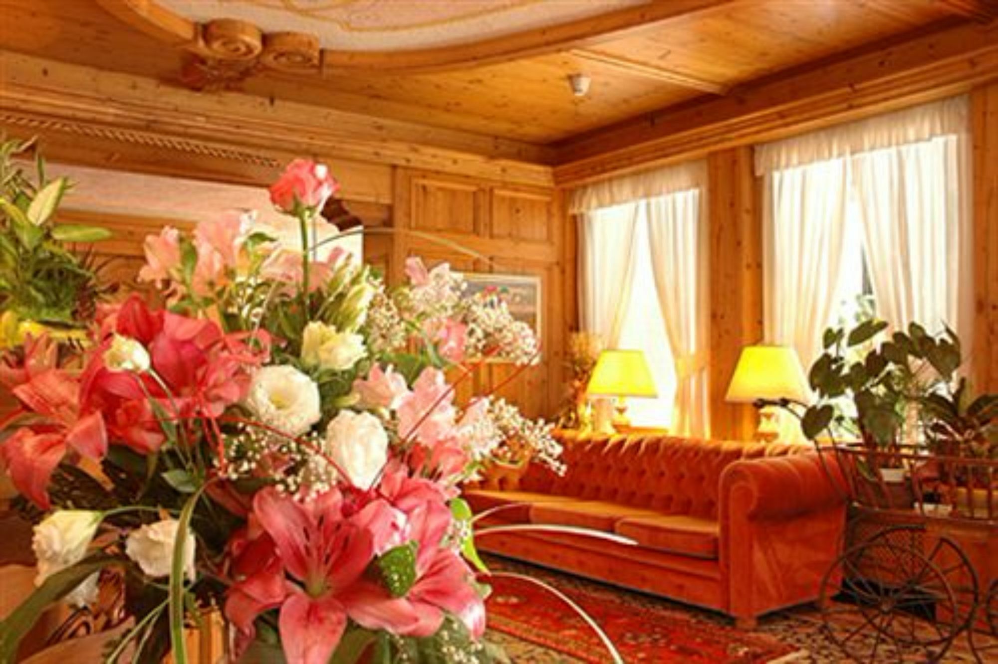 Hotel Lorenzetti 마돈나 디 캄필리오 외부 사진